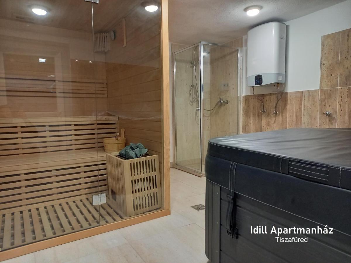 Idill Apartmanhaz B&B Tiszafüred エクステリア 写真