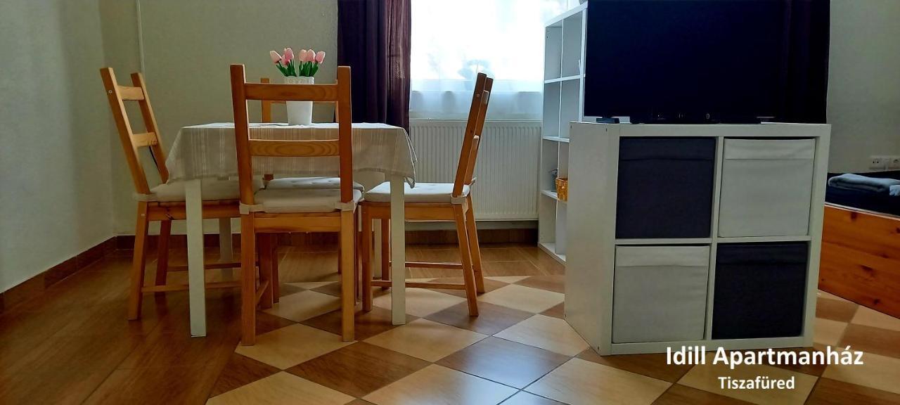 Idill Apartmanhaz B&B Tiszafüred エクステリア 写真